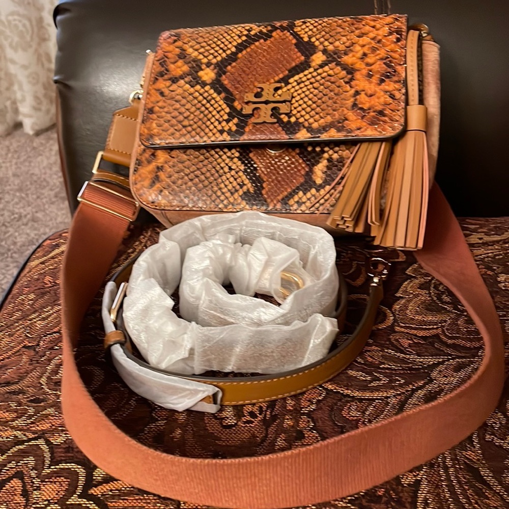 Tory Burch THEA CROSSBODY - New
Women | Color: Brown
